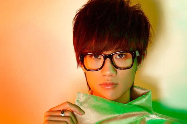 『许嵩』乐坛的“未来接班人”,许嵩位居第一,他被称为“少年李宗盛”