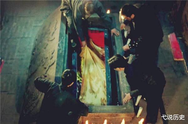 「文物」开封博物馆被盗，价值6个亿的文物消失，现场只留下一块神秘红布