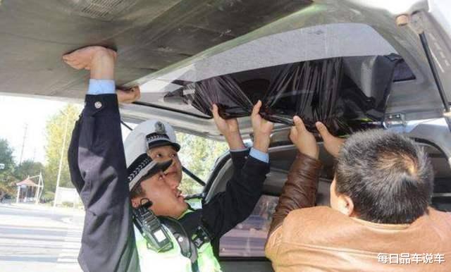 新车:刚提新车就被扣3分,车主怒怼交警:出厂自带的,为啥罚我?