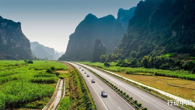广西|中国最美的高速，沿途都是世外仙境，一下子火到了国外！