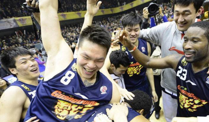 #辽宁男篮#球队反对全华班，罢赛示威，希望采用外援