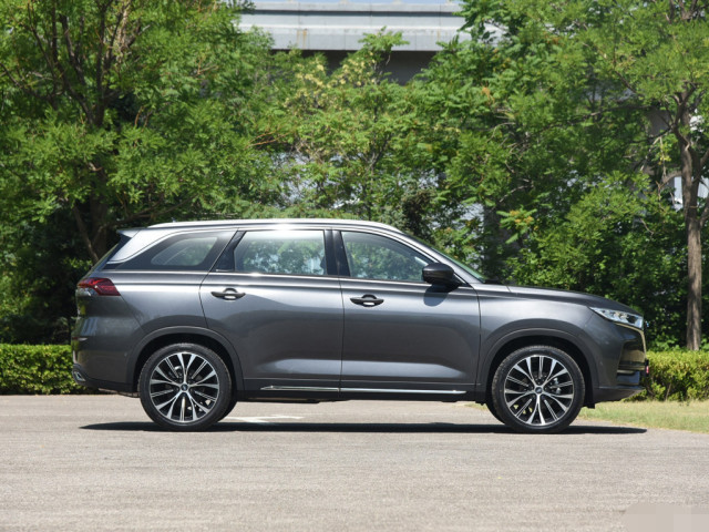 丰田汉兰达|又火了一款\价格屠夫\，上市60天订单破4.4万，汉兰达都不够瞧