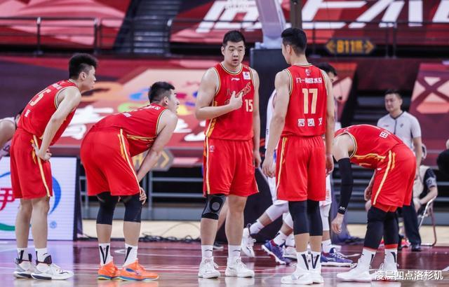 八一男篮|大爆冷!付豪轰32+17打疯了,王治郅振臂怒吼,八一拒绝40负