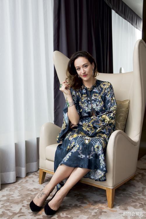 #赌王#赌王最争气孙女！3岁时父母车祸惨死，不争家产靠自己努力赚亿万身家