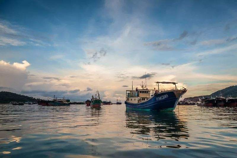 「江苏省」中国长三角江浙两省的经济对决，谁更胜一筹？