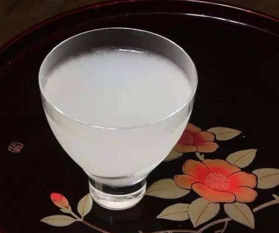 米饭|深受日本人喜爱“口嚼酒”，用少女的唾液发酵，喝起来是什么味道？