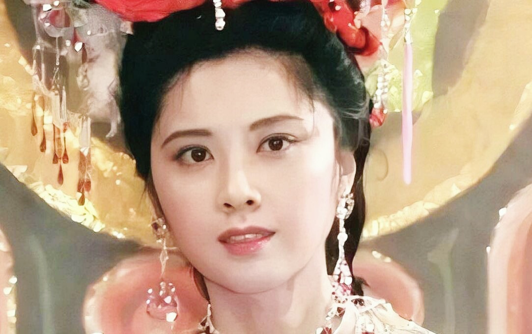 迪丽热巴|请问国产古装剧什么时候才能放弃“中分+发冠”的造型？