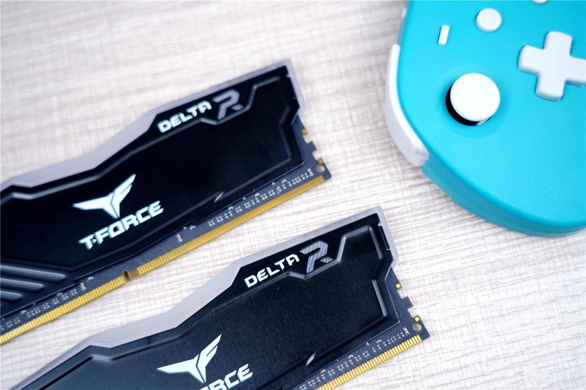 主板|高颜值，高频率，十铨DELTA RGB分享，原来内存价格一直在走低！