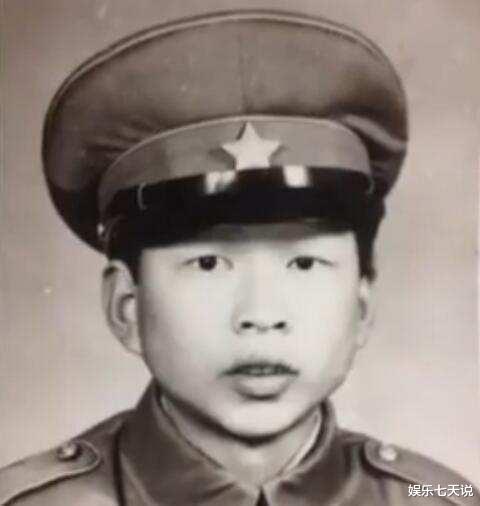 李明|他是赵薇同学,因丑成名妻女却貌美如花,岳母:没见过这么丑的