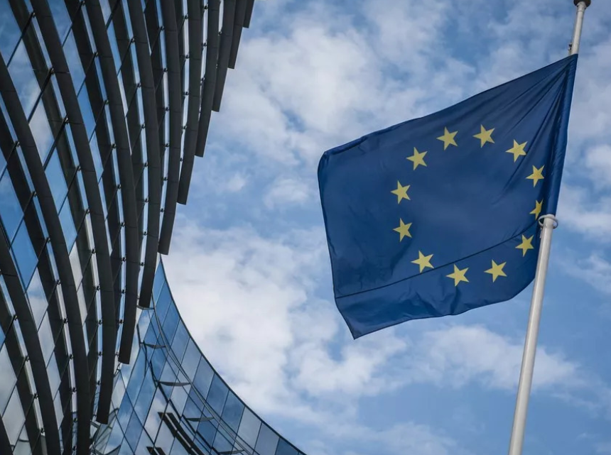 美国：美国做梦都没想到，最大盟友关键时刻反水，主动邀请中国加入研究