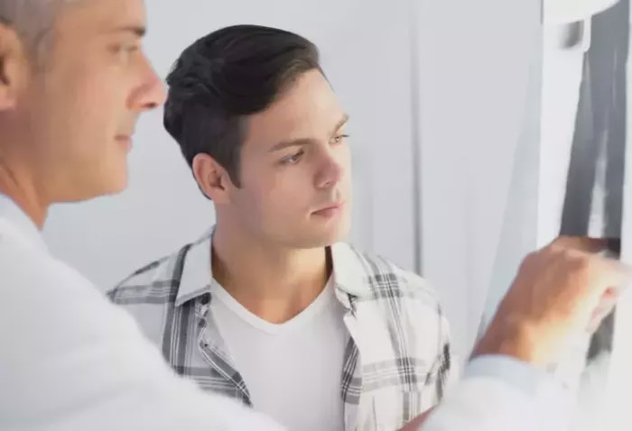 尿毒症：男人这两处“变大”，表示肾脏已“岌岌可危”，很多人还在傻傻忍着