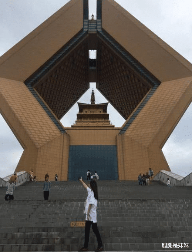 ■游客抱怨“法门寺”宰客，法门寺：一向免费，门票钱不是我们收的