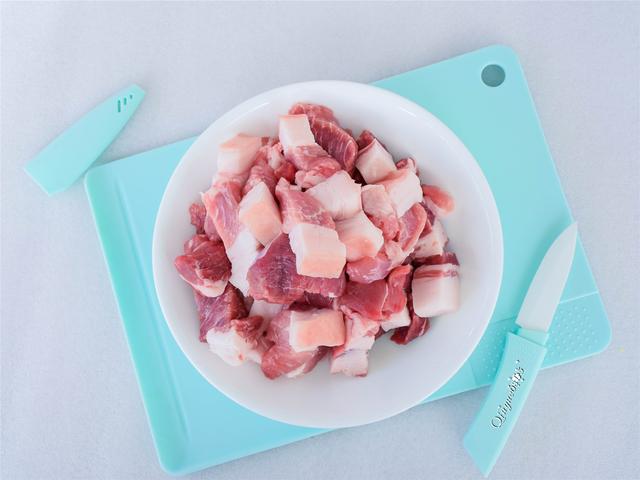 猪肉|炖肉最“忌讳”这2种调料，放了等同在毁了肉，很多家庭都不懂