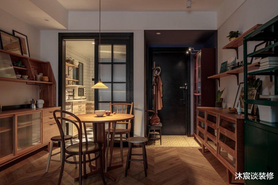 |这对夫妻新家因怀旧风引人注目，全屋温馨浪漫，生活过得简单幸福