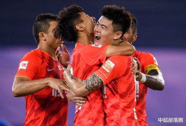 广州恒大|广州德比恒大首发曝光:卡纳瓦罗调整2个位置,韦世豪领衔三叉戟