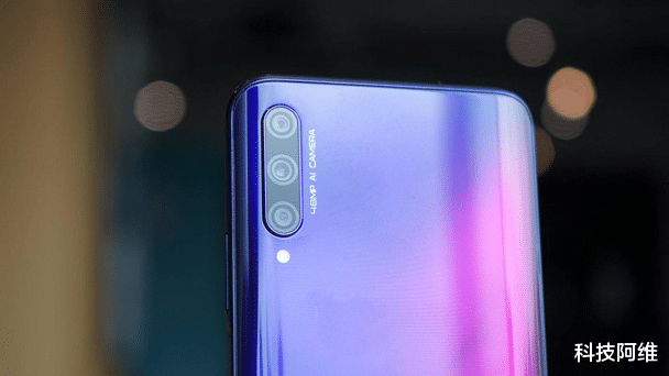 摄像头|从2399元跌至1898元，256GB+8GB，网友：终于等到了！