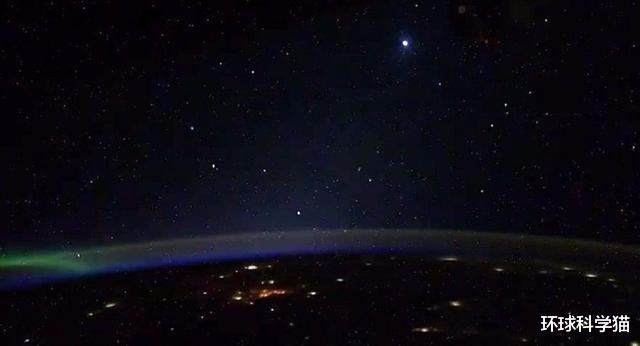 UFO|5个不明飞行物之后,国际空间站又拍到了不明物体,到底是什么?