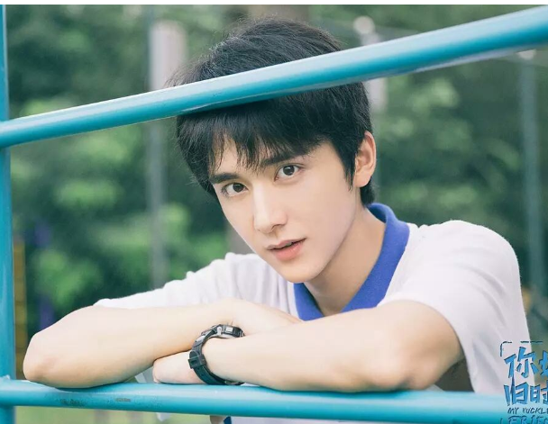 [张新成]张新成被爆多次拒绝与王一博同台，张新成8字说明真相，笑出猪叫