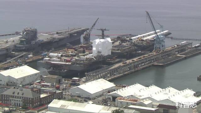 攻击舰|美国十万吨航母突然燃起大火，十天烧三艘，敌对国却给出发生真相