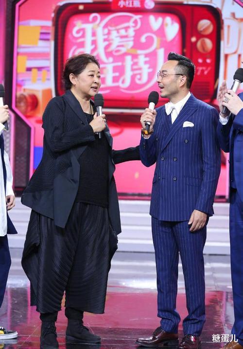 孟瑶|倪萍再怎么减肥证明年轻，脸上皱纹是事实，衬得于月仙好年轻！