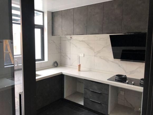 |110平装修，电视墙墙花2万，大阳光房3万多，这套房子砸了不少钱