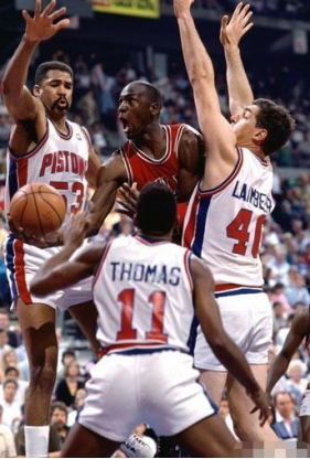 迈克尔·乔丹|为什么很多人都认为初进NBA一场比赛未打的迈克尔乔丹，未来肯定能成为巨星？