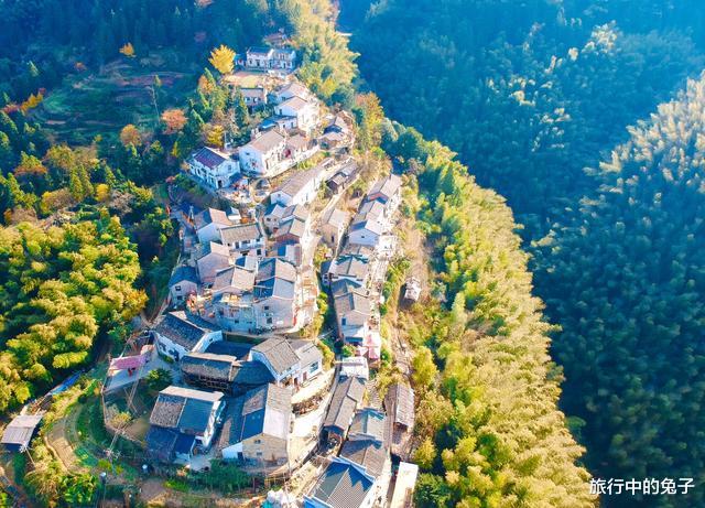 「桃花源」“桃花源”般古村，藏于皖南秀丽山峰之巅，村民至今保留古老传统