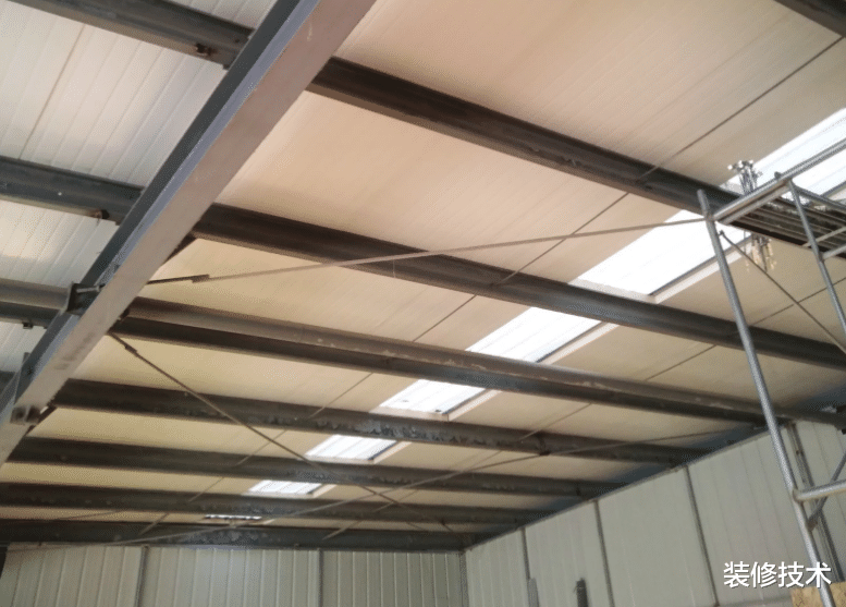 室内彩钢瓦顶面可以直接喷乳胶漆？有什么隐患？