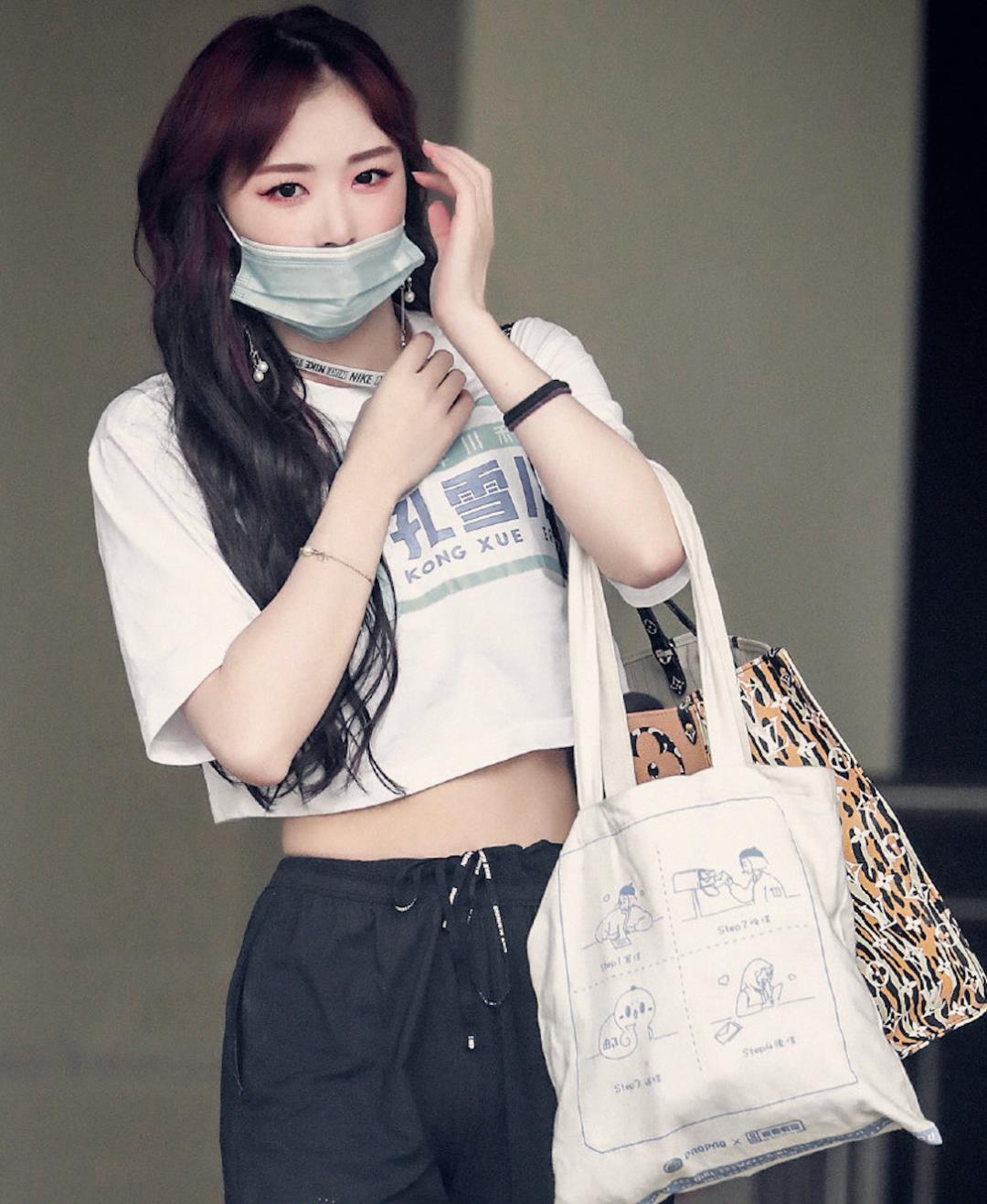 发带■连他也开始凹造型了