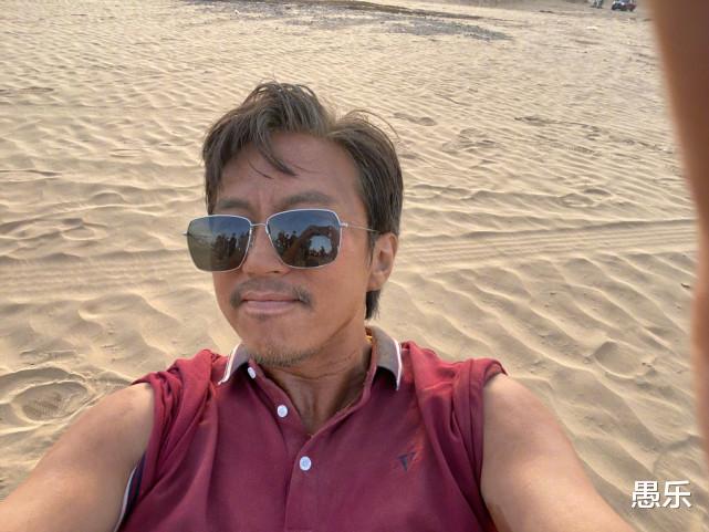 杨紫|41岁邓超晒与杨紫合影,称从小看“杨紫老师”的戏长大,杨紫回应太绝