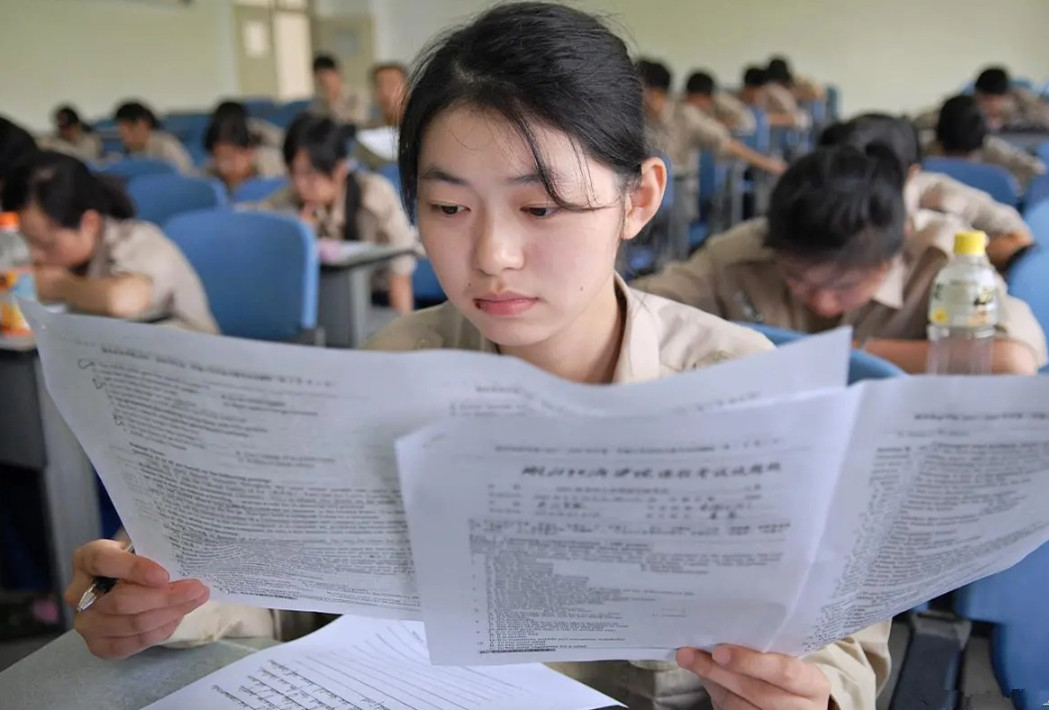 ##高三下学期三次模考多重要？老师：若做好了，差等生也可逆袭成黑马