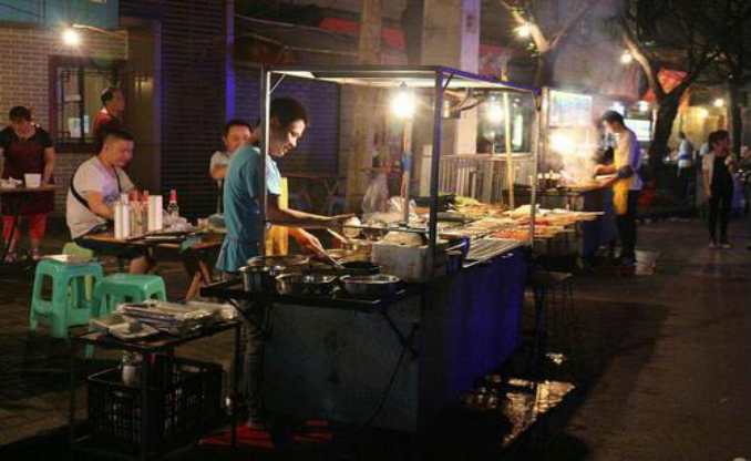 #烧烤#它去年还是烧烤届“翘楚”，今年沦落到“狗都嫌”，打折都没人吃