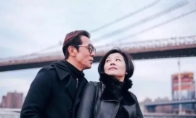 李咏|央视主持李咏去世后2年, 其妻也患重病：千万别这样做了！