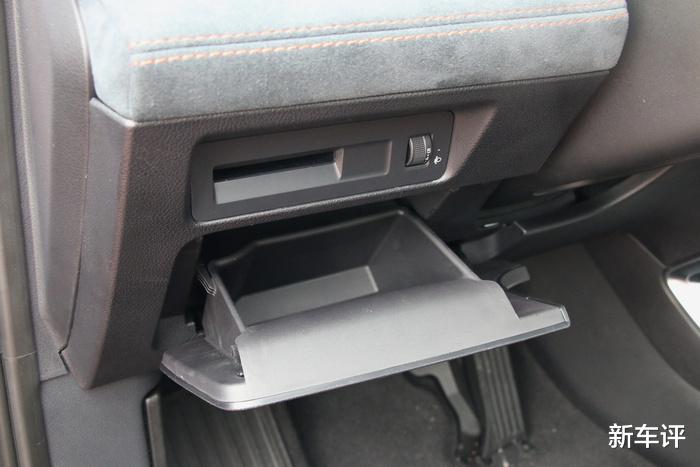 宋plus|比亚迪宋PLUS燃油版实拍:全新中型SUV,预定爆款席位