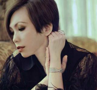 陈洁仪■她是新加坡的国宝,25岁上国庆典礼献唱,张学友将她带入香港乐坛