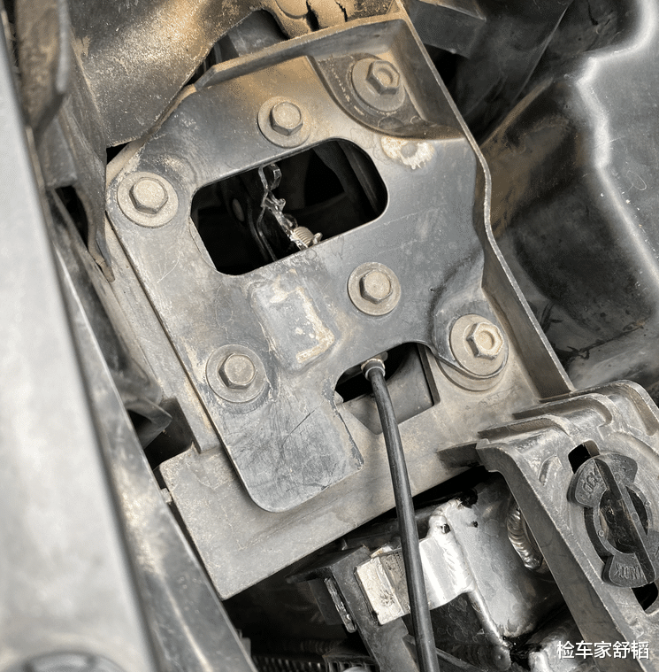 「二手车」当年新车落地130万,如今一车难求,22万买台英菲尼迪FX50值不值?