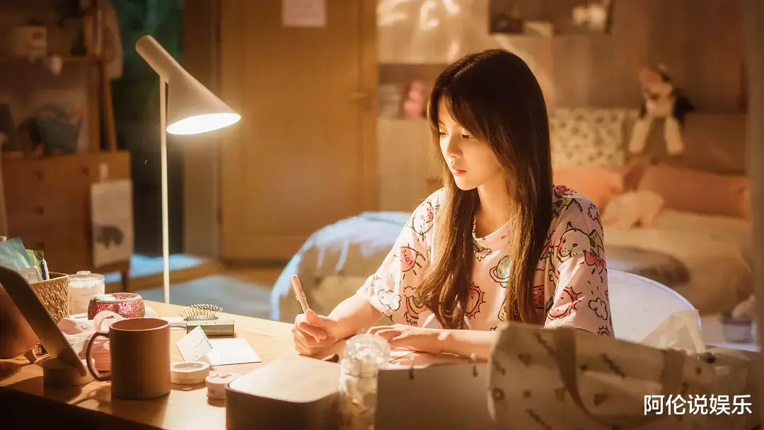 许魏洲|《仲夏满天心》开播，剧情逻辑是硬伤，许魏洲演技呆板