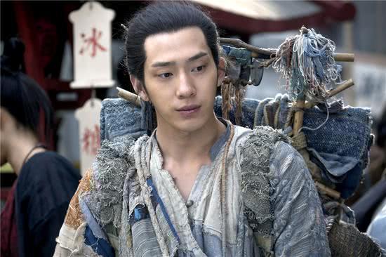 拍戏不化妆的几位明星，胡歌很能抗，吴京化也没用，女星我就服她