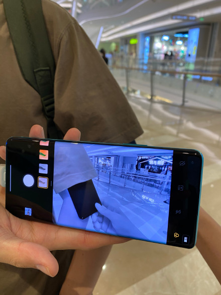 「一加科技」一加手机自带透视镜，女性该如何保证自己的隐私？