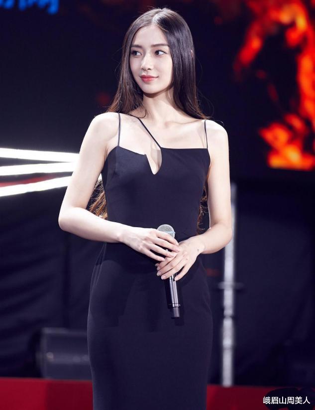 发型|女人不管多大年纪,这5款“大妈发型”千万别留,容易显老还伤发