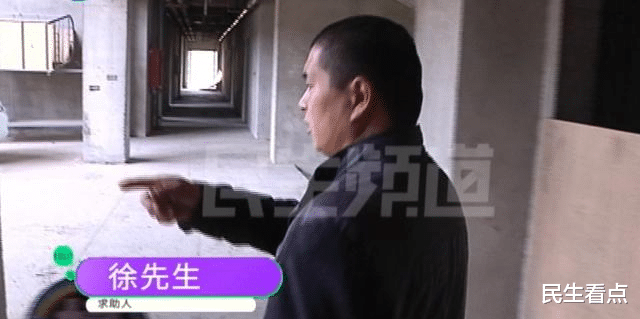 |新房被换锁打不开，别人已入住？房门上贴的福字门画让业主傻眼了