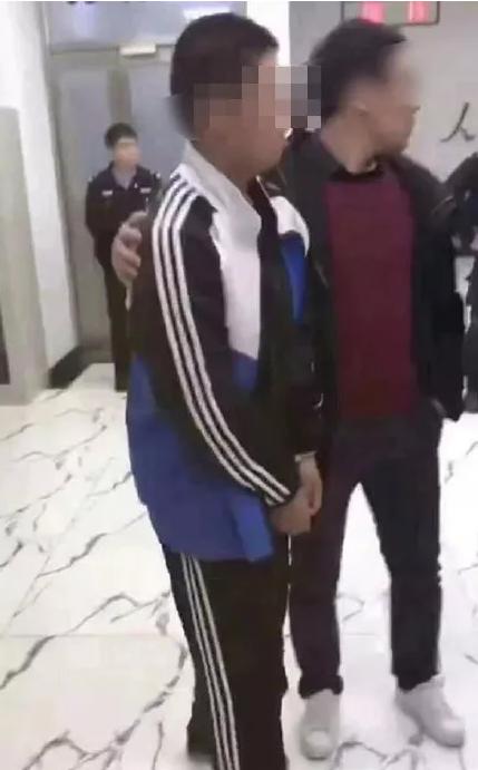 『求职』大连13岁男孩残杀女童案开庭：他还小，不懂事，不用负刑事责任…