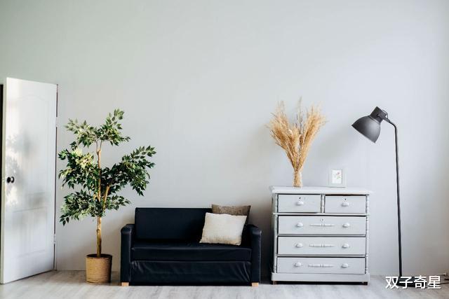 『天秤座』最易被旧人旧事牵绊的四个星座!