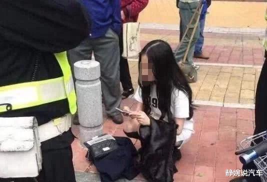 保时捷911▲北京一女子开保时捷911撞断树，以身相许抵赔偿，车主：想得真美