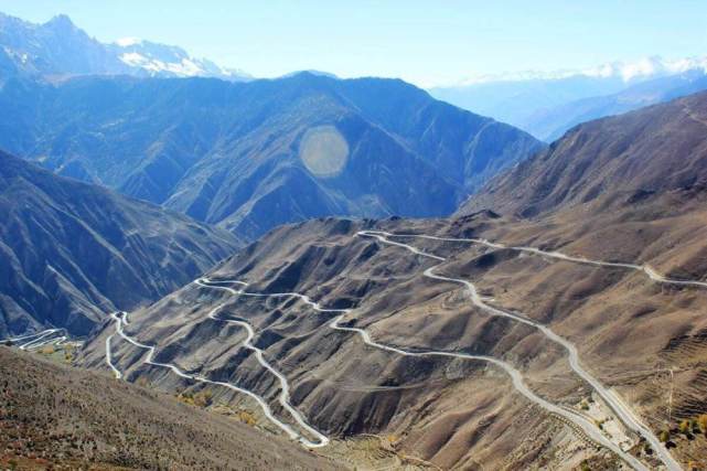 「川藏线」在川藏线自驾游要开什么车?过来人提醒:没两把刷子不要去