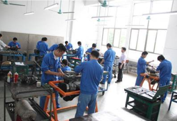 ▲他高考660分从北大退学上技校，父母的选择，改变了他的命运