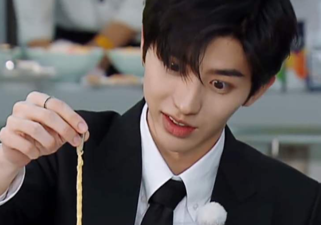 「奔跑吧兄弟」《奔跑吧》他学历最低，却只有他认识这名贵食材，网友：富家子弟