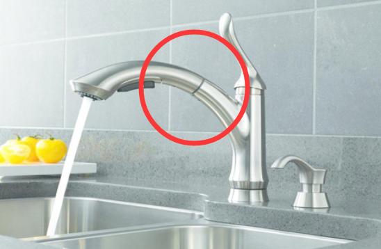 【】传统固定的水龙头将慢慢被时代抛弃,往后流行用这种,方便又实用