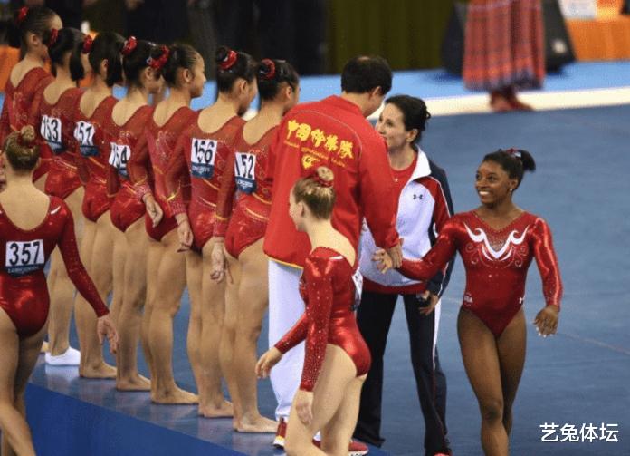 【欧洲】欧洲体操女王跨界做成人演员，男友身兼数职，直言拍片更赚钱