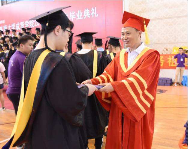 『江苏省』这所985独立老三本,10年前已经有了二本批次,很难考实力却很强